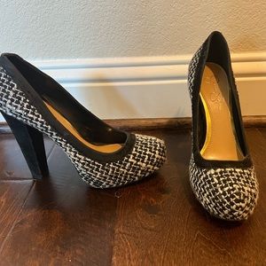 Barely worn Jessica Simpson Heels - Women’s Size 8.5